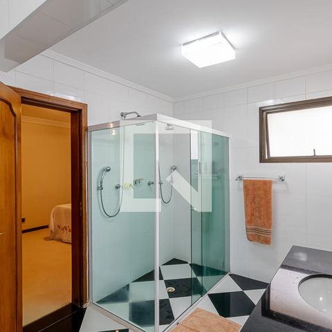 Apartamento à venda com 300m², 4 quartos e 4 vagasBanheiro da Suíte 1