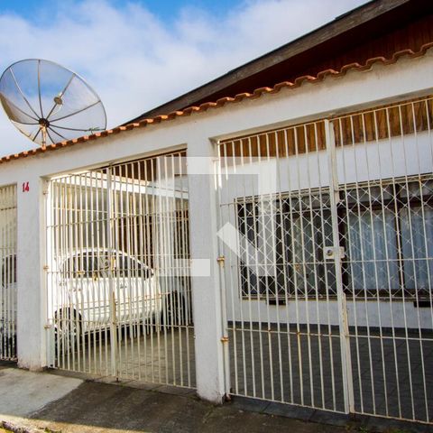 Casa à venda com 177m², 2 quartos e 3 vagasFachada