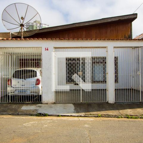 Casa à venda com 177m², 2 quartos e 3 vagasFachada