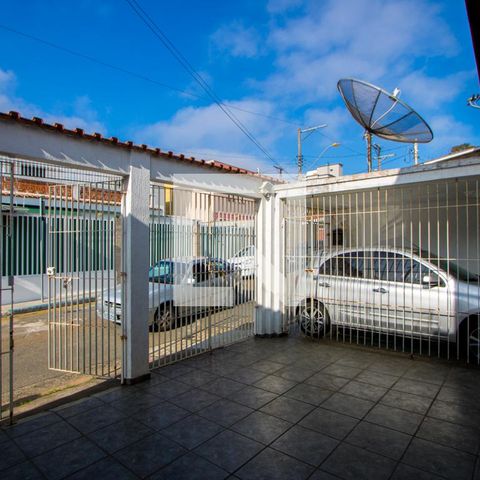 Casa à venda com 177m², 2 quartos e 3 vagasGaragem