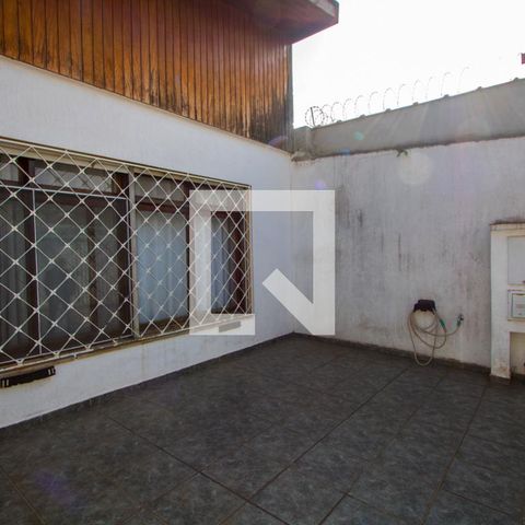 Casa à venda com 177m², 2 quartos e 3 vagasGaragem