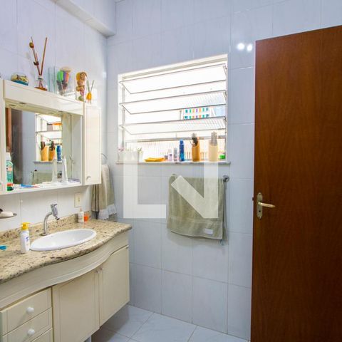 Casa à venda com 177m², 2 quartos e 3 vagasBanheiro