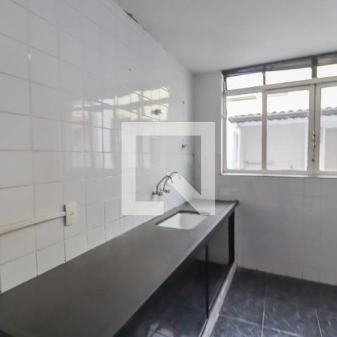 Casa à venda com 184m², 4 quartos e 2 vagas Casa à venda com 184m², 4 quartos e 2 vagasCozinha e Área de Serviço