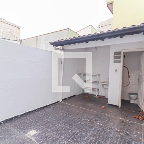 Casa à venda com 184m², 4 quartos e 2 vagas Casa à venda com 184m², 4 quartos e 2 vagasQuintal