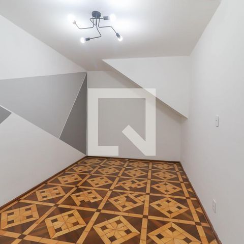 Casa à venda com 184m², 4 quartos e 2 vagas Casa à venda com 184m², 4 quartos e 2 vagasSala