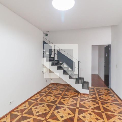 Casa à venda com 184m², 4 quartos e 2 vagas Casa à venda com 184m², 4 quartos e 2 vagasSala