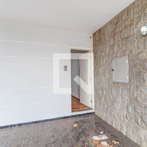 Casa à venda com 184m², 4 quartos e 2 vagas Casa à venda com 184m², 4 quartos e 2 vagasGaragem