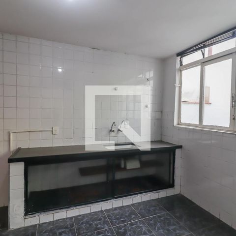 Casa à venda com 184m², 4 quartos e 2 vagas Casa à venda com 184m², 4 quartos e 2 vagasCozinha e Área de Serviço