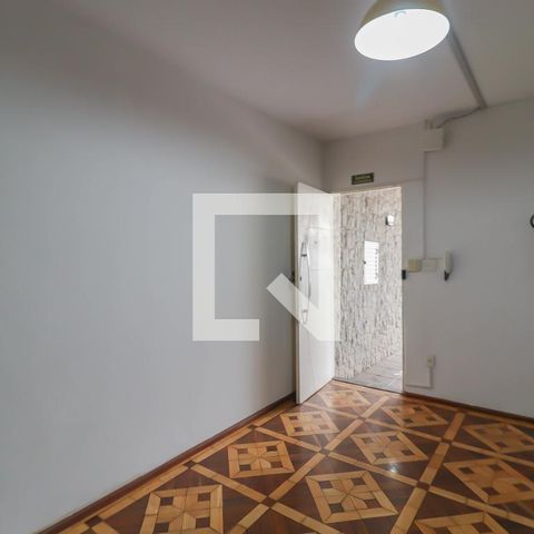 Casa à venda com 184m², 4 quartos e 2 vagas Casa à venda com 184m², 4 quartos e 2 vagasSala