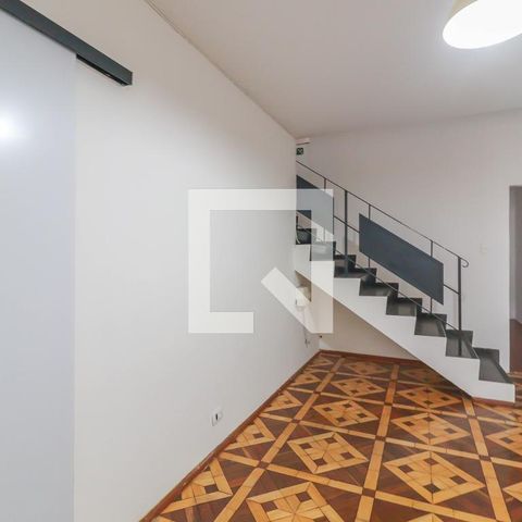 Casa à venda com 184m², 4 quartos e 2 vagas Casa à venda com 184m², 4 quartos e 2 vagasSala