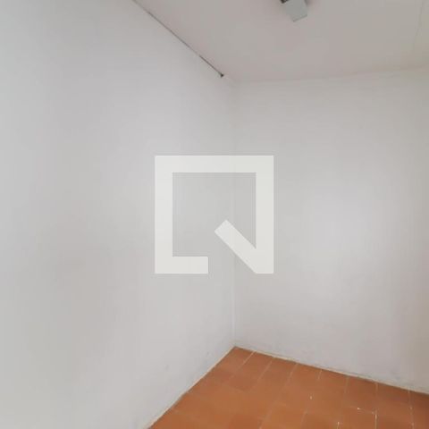 Casa à venda com 184m², 4 quartos e 2 vagas Casa à venda com 184m², 4 quartos e 2 vagasQuarto
