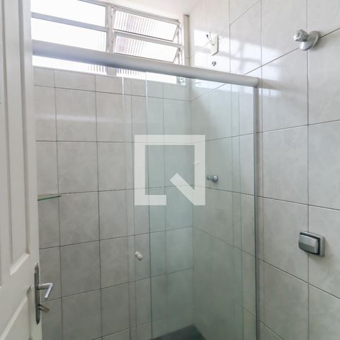 Casa à venda com 184m², 4 quartos e 2 vagas Casa à venda com 184m², 4 quartos e 2 vagasBanheiro