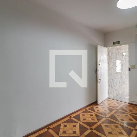Casa à venda com 184m², 4 quartos e 2 vagas Casa à venda com 184m², 4 quartos e 2 vagasSala