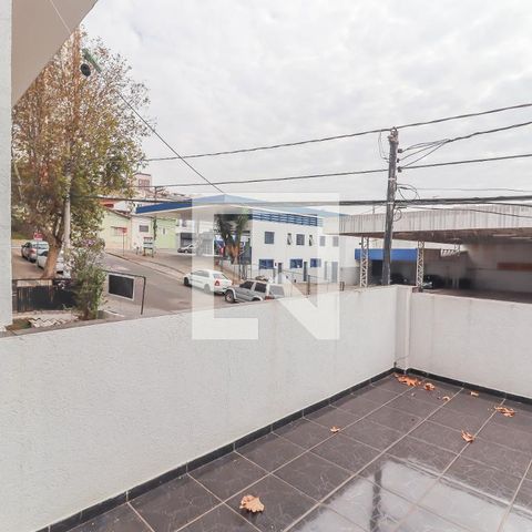 Casa à venda com 184m², 4 quartos e 2 vagas Casa à venda com 184m², 4 quartos e 2 vagasSacada
