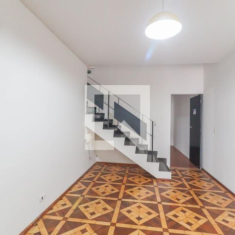 Casa à venda com 184m², 4 quartos e 2 vagas Casa à venda com 184m², 4 quartos e 2 vagasSala
