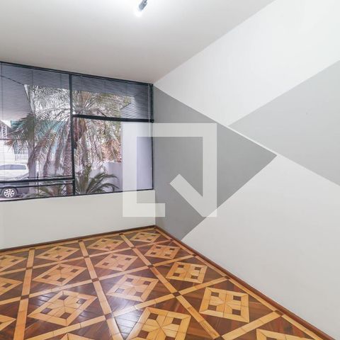 Casa à venda com 184m², 4 quartos e 2 vagas Casa à venda com 184m², 4 quartos e 2 vagasSala