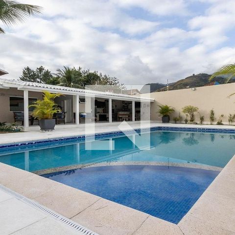 Casa à venda com 440m², 4 quartos e 5 vagas