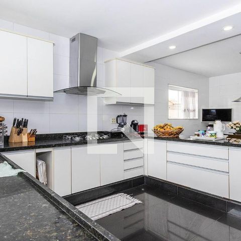 Casa à venda com 440m², 4 quartos e 5 vagas