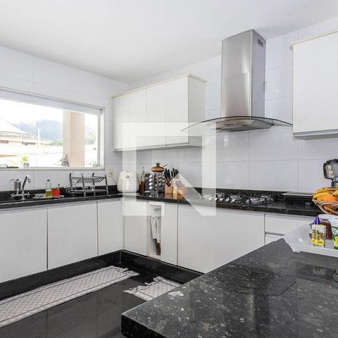 Casa à venda com 440m², 4 quartos e 5 vagas