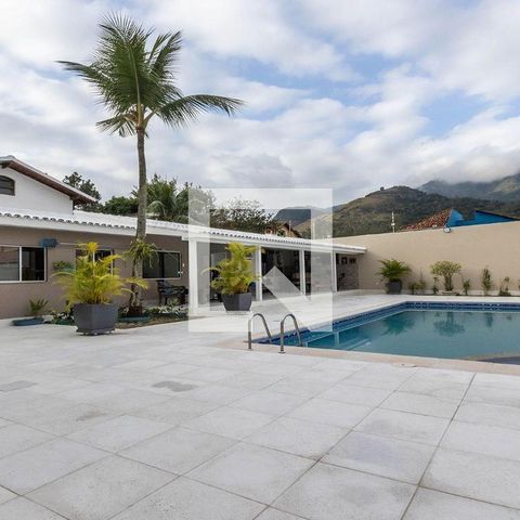 Casa à venda com 440m², 4 quartos e 5 vagas