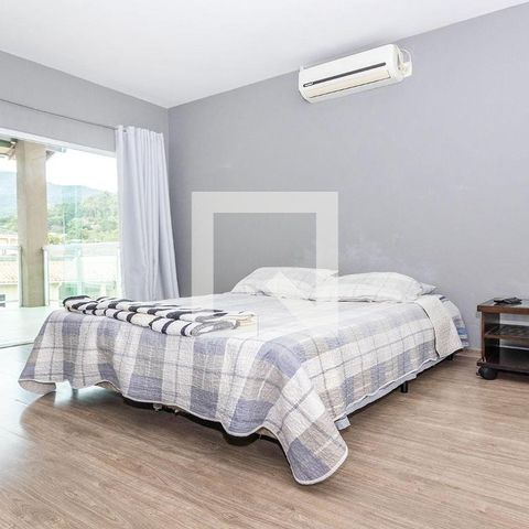 Casa à venda com 440m², 4 quartos e 5 vagas