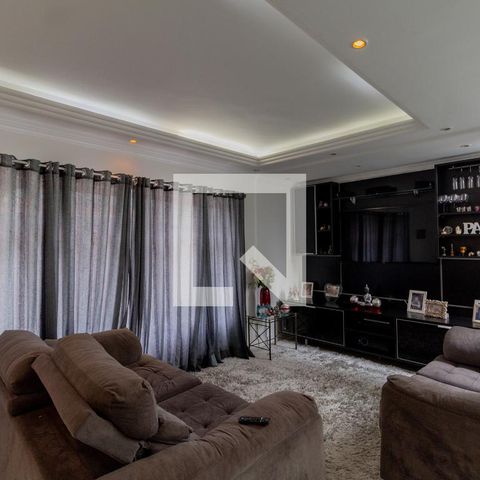 Casa à venda com 285m², 3 quartos e 6 vagas Casa à venda com 285m², 3 quartos e 6 vagasSala