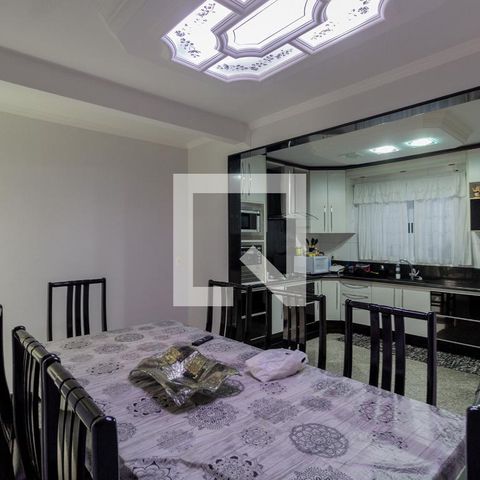 Casa à venda com 285m², 3 quartos e 6 vagas Casa à venda com 285m², 3 quartos e 6 vagasCozinha