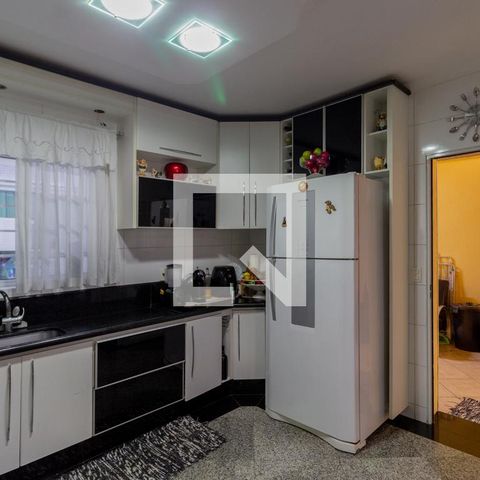 Casa à venda com 285m², 3 quartos e 6 vagas Casa à venda com 285m², 3 quartos e 6 vagasCozinha