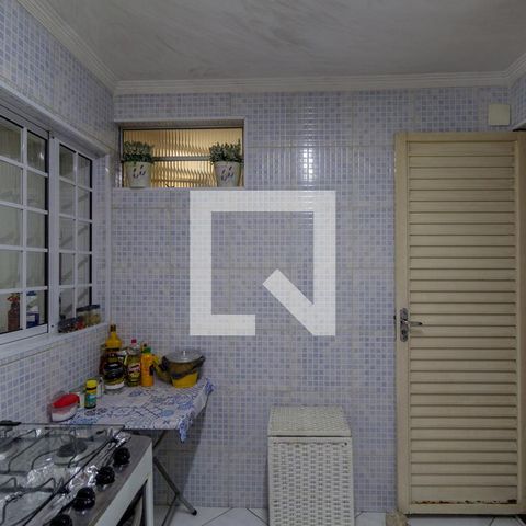 Casa à venda com 285m², 3 quartos e 6 vagas Casa à venda com 285m², 3 quartos e 6 vagasÁrea de Serviço