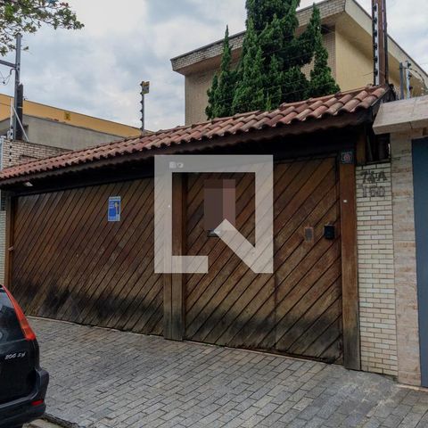 Casa à venda com 285m², 3 quartos e 6 vagas Casa à venda com 285m², 3 quartos e 6 vagasFachada + Placa