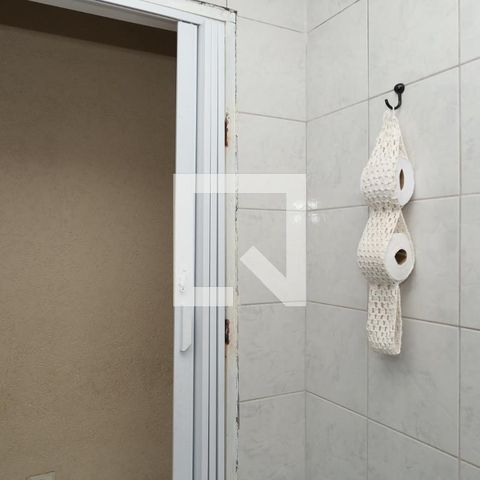 Casa à venda com 170m², 2 quartos e 1 vagaBanheiro