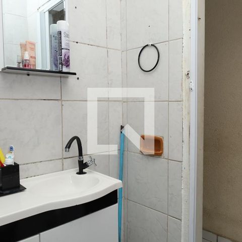 Casa à venda com 170m², 2 quartos e 1 vagaBanheiro
