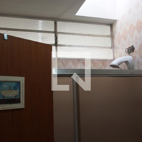 Casa à venda com 163m², 2 quartos e 1 vagaBanheiro 1