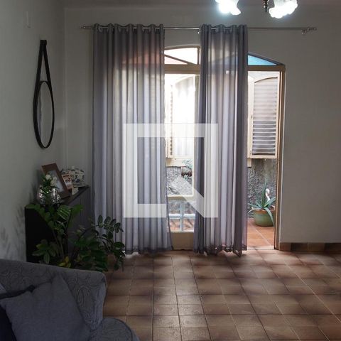 Casa à venda com 163m², 2 quartos e 1 vagaSala 