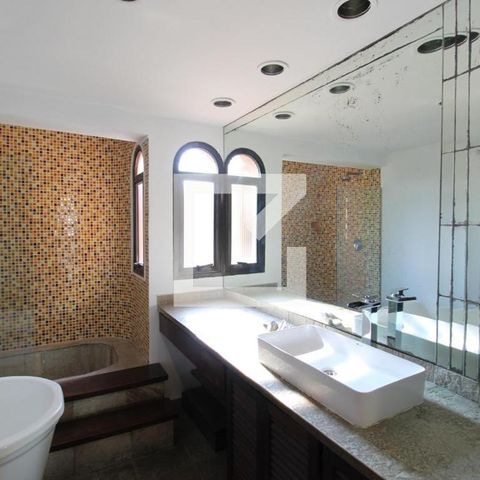 Apartamento para alugar com 210m², 3 quartos e 4 vagasBanheiro da Suíte