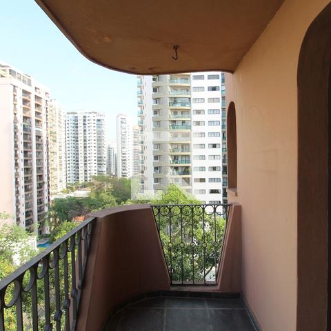 Apartamento para alugar com 210m², 3 quartos e 4 vagasVaranda