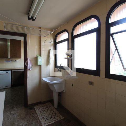 Apartamento para alugar com 210m², 3 quartos e 4 vagasÁrea de Serviço
