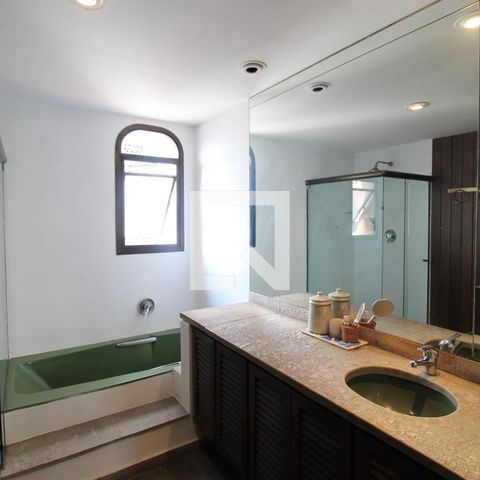 Apartamento para alugar com 210m², 3 quartos e 4 vagasBanheiro Social