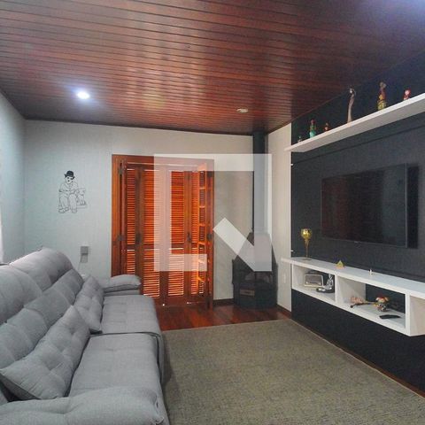 Casa à venda com 630m², 3 quartos e 2 vagas Casa à venda com 630m², 3 quartos e 2 vagasSala