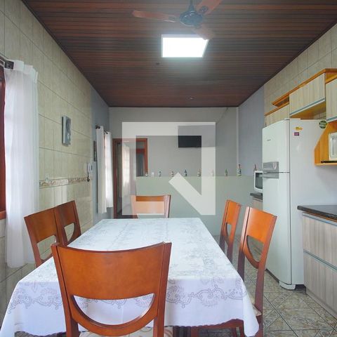 Casa à venda com 630m², 3 quartos e 2 vagas Casa à venda com 630m², 3 quartos e 2 vagasCozinha