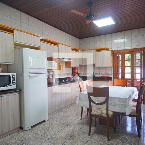 Casa à venda com 630m², 3 quartos e 2 vagas Casa à venda com 630m², 3 quartos e 2 vagasCozinha