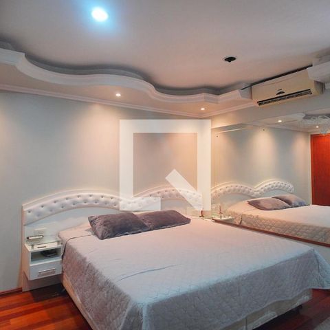 Casa à venda com 630m², 3 quartos e 2 vagas Casa à venda com 630m², 3 quartos e 2 vagasSuíte