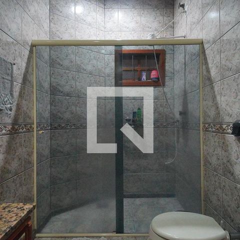 Casa à venda com 630m², 3 quartos e 2 vagas Casa à venda com 630m², 3 quartos e 2 vagasBanheiro