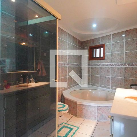 Casa à venda com 630m², 3 quartos e 2 vagas Casa à venda com 630m², 3 quartos e 2 vagasBanheiro da Suíte