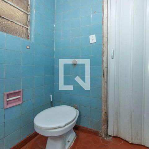 Casa à venda com 70m², 2 quartos e sem vaga Casa à venda com 70m², 2 quartos e sem vagaBanheiro