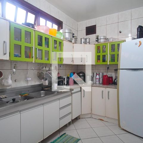Casa à venda com 450m², 4 quartos e 3 vagas Casa à venda com 450m², 4 quartos e 3 vagasCozinha