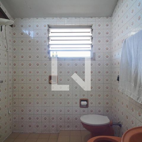 Casa à venda com 450m², 4 quartos e 3 vagas Casa à venda com 450m², 4 quartos e 3 vagasBanheiro da Suíte 3