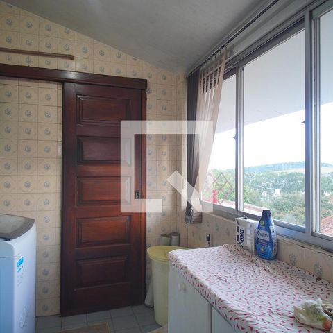 Casa à venda com 450m², 4 quartos e 3 vagas Casa à venda com 450m², 4 quartos e 3 vagasÁrea de Serviço
