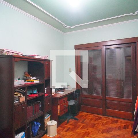 Casa à venda com 450m², 4 quartos e 3 vagas Casa à venda com 450m², 4 quartos e 3 vagasSuíte 1
