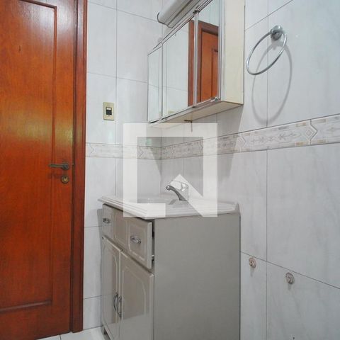 Casa à venda com 450m², 4 quartos e 3 vagas Casa à venda com 450m², 4 quartos e 3 vagasBanheiro da Suíte 1